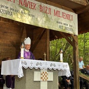 Homilija nadbiskupa Kutleše na misi zadušnici za 814 žrtava ekshumiranih iz jame Jazovka